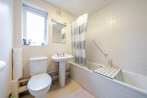 4 Savera Close, Southall, UB2 5DT