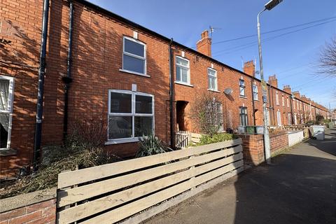 3 bedroom terraced house to rent, Lime Grove, Newark, Nottinghamshire, NG24