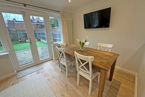 16 Innisfree Close, Wythall, Birmingham, B47 6EW