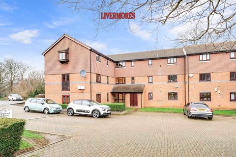 2 bedroom flat for sale, Woodfall Drive, Crayford