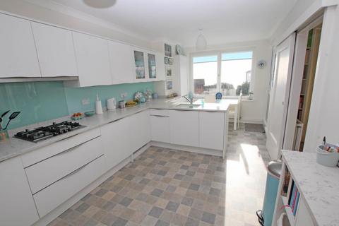 3 bedroom flat for sale, St Johns Road, Eastbourne, BN20 7HU