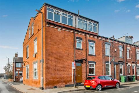 4 bedroom end of terrace house for sale, Conference Place, Leeds