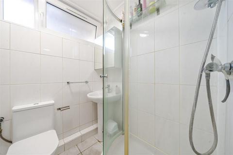 3 bedroom maisonette for sale, Westbridge Road, London