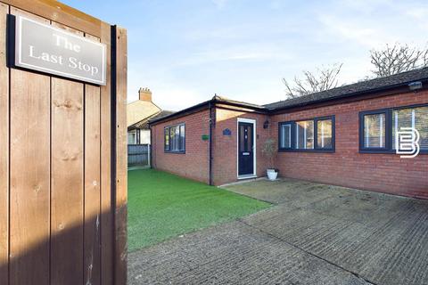 3 bedroom detached bungalow for sale, Langton Road, Rugby CV21