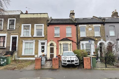 82 Buxton Road, London, E15 1QX