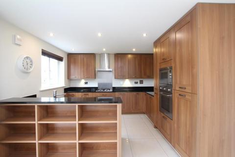 4 bedroom detached house to rent, Leader Street, Bristol BS16