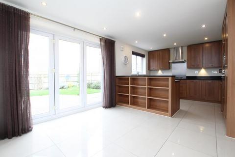 4 bedroom detached house to rent, Leader Street, Bristol BS16
