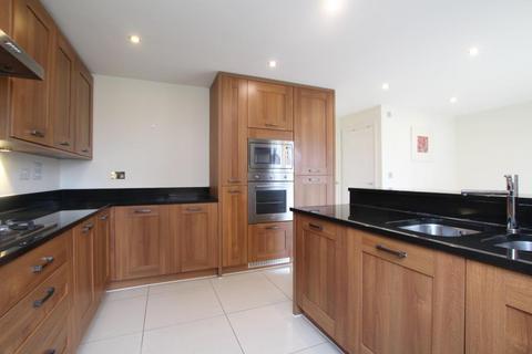 4 bedroom detached house to rent, Leader Street, Bristol BS16