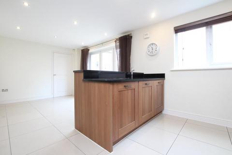 4 bedroom detached house to rent, Leader Street, Bristol BS16