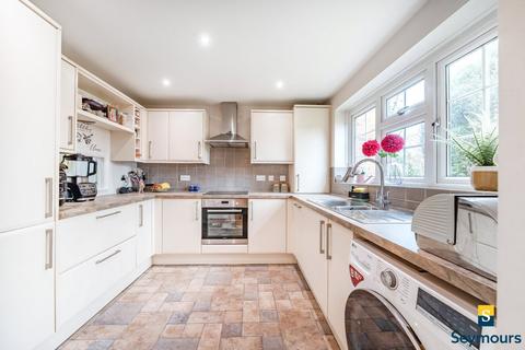 3 bedroom end of terrace house for sale, Foxglove Gardens, Guildford GU4