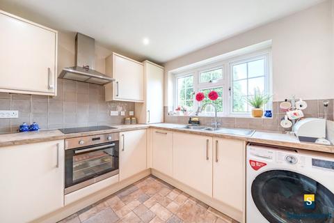 3 bedroom end of terrace house for sale, Foxglove Gardens, Guildford GU4