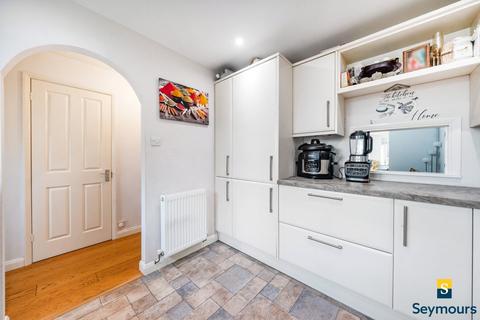 3 bedroom end of terrace house for sale, Foxglove Gardens, Guildford GU4