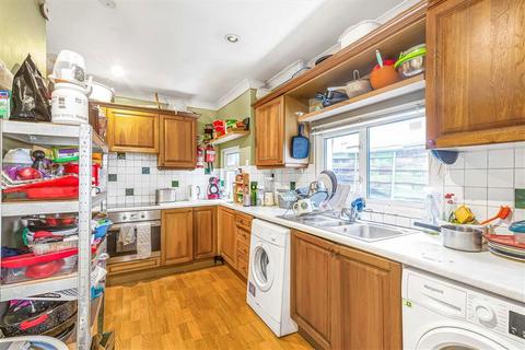 4 bedroom house for sale, Halsmere Road, London SE5