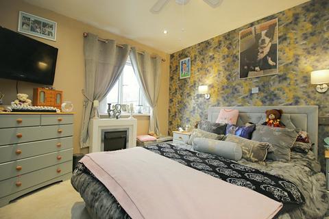 34 Churchfields, Bradford, BD2 3JN