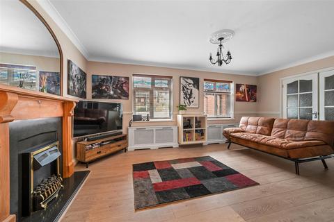 5 bedroom house for sale, Turner Avenue, Lawford, Manningtree