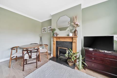 8 Thorpe Close, London, SE26 4NX
