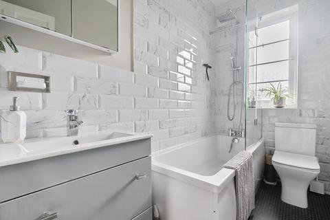 8 Thorpe Close, London, SE26 4NX