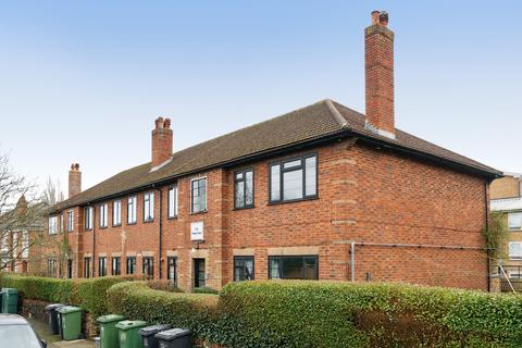 8 Thorpe Close, London, SE26 4NX