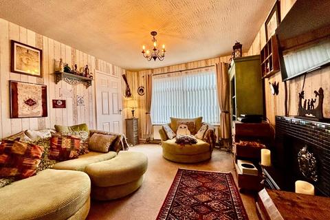 3 bedroom townhouse for sale, Bawn Approach  New Farnley Leeds