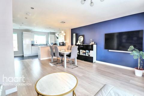 4 Marshfoot Close, Aveley, South Ockendon, RM15 4DW