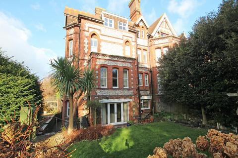 2 bedroom flat for sale, Grange Gardens, Eastbourne, BN20 7DA