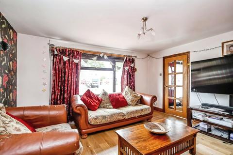 3 bedroom semi-detached house for sale, Spring Road, Bedford MK42