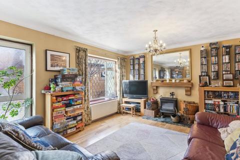 7 Bellamy Close, Ickenham, Uxbridge, UB10 8SJ