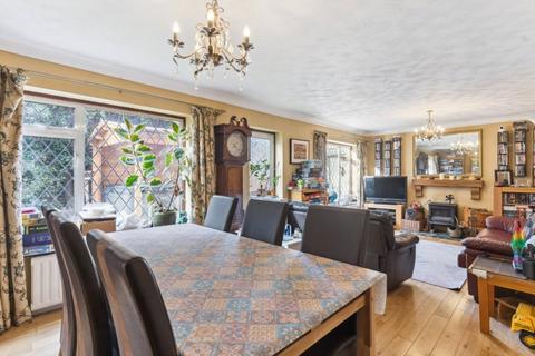 7 Bellamy Close, Ickenham, Uxbridge, UB10 8SJ