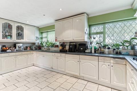 7 Bellamy Close, Ickenham, Uxbridge, UB10 8SJ