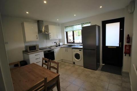 3 bedroom semi-detached house to rent, Lace Street, Nottingham NG7