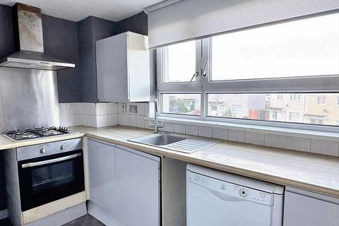 2 bedroom flat for sale, Gibbon Crescent, Glasgow G74