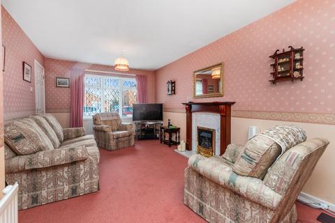 37 Dundee Close, Fearnhead, Warrington, WA2 0UJ
