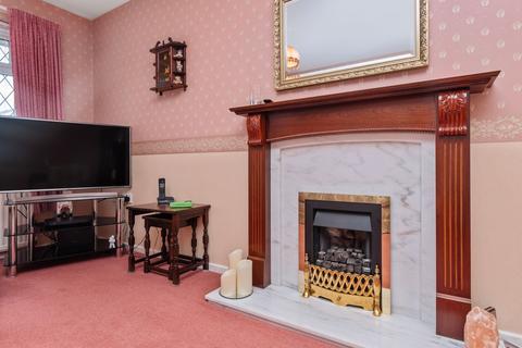 37 Dundee Close, Fearnhead, Warrington, WA2 0UJ