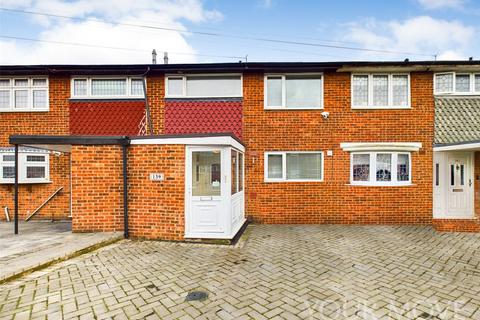 3 bedroom terraced house for sale, Udall Gardens, Romford RM5