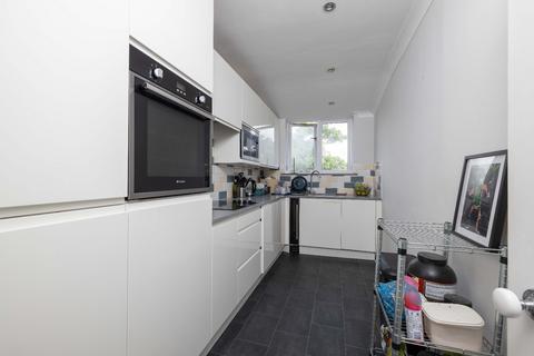 2 bedroom flat to rent, The Avenue, Beckenham BR3