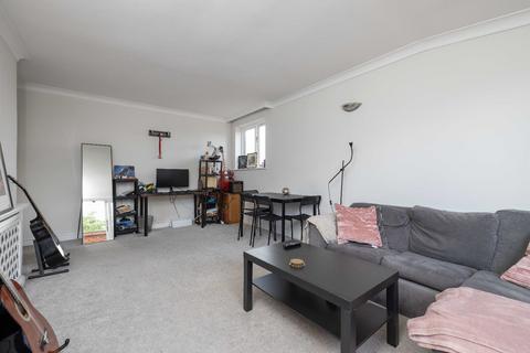 2 bedroom flat to rent, The Avenue, Beckenham BR3