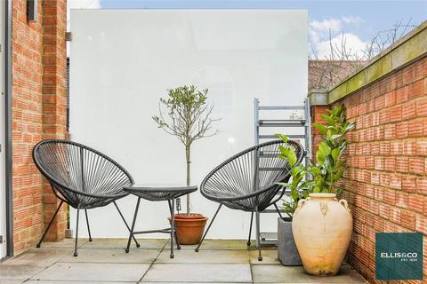 1 Adams Close, London, N3 1DY