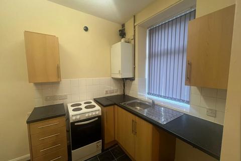 2 bedroom end of terrace house to rent, Cutler Lane, Bacup OL13