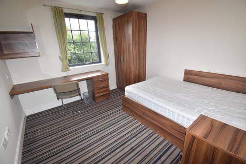 6 bedroom flat to rent, Old Warwick Road, Leamington Spa, CV31