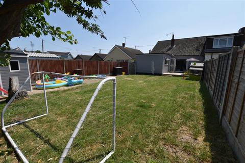 3 bedroom semi-detached bungalow for sale, Canvey Island SS8