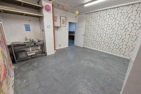 Property to rent, 5 Mill Street, BA14