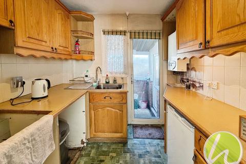 2 bedroom detached bungalow for sale, Wharf Road, Stanford-Le-Hope, SS17