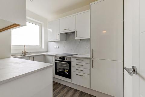 1 bedroom penthouse for sale, Heron House, Church Grove, Hampton Wick, Kingston upon Thames KT1