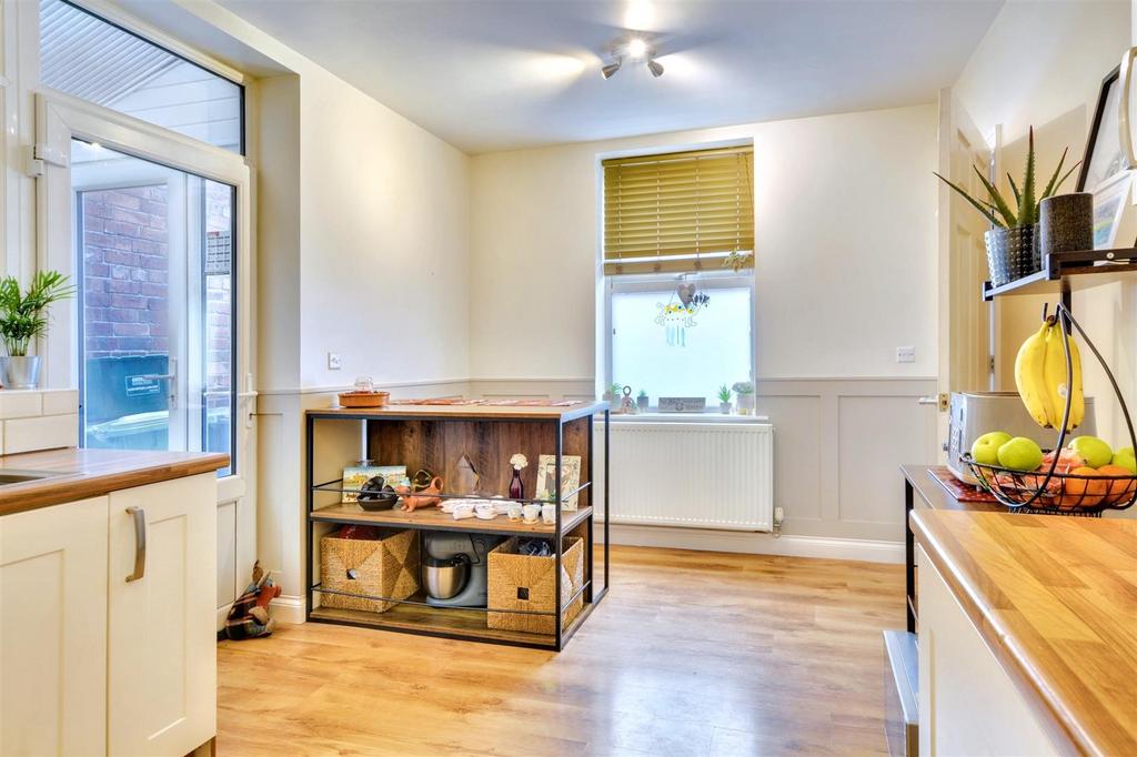 Kitchen 3.jpeg