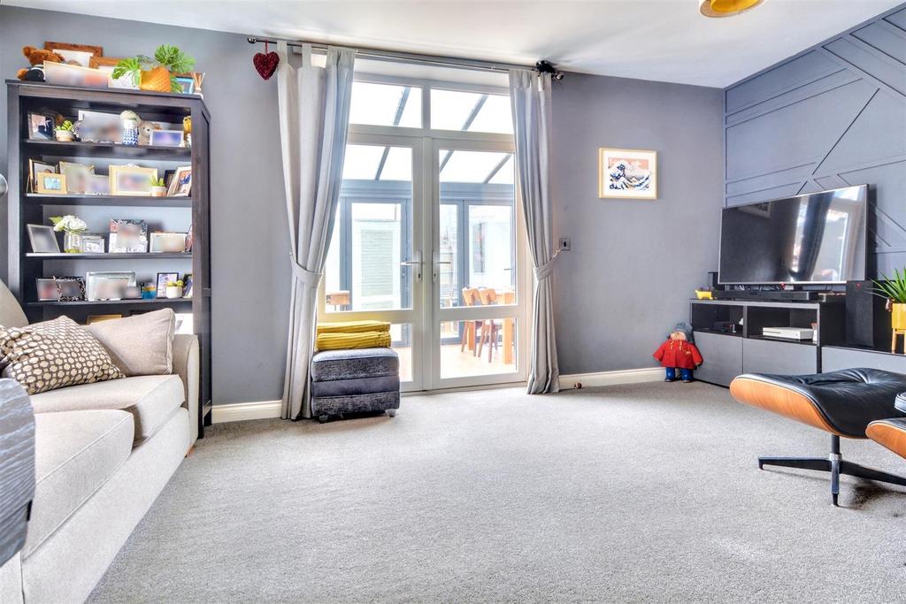 Lounge 4.jpeg