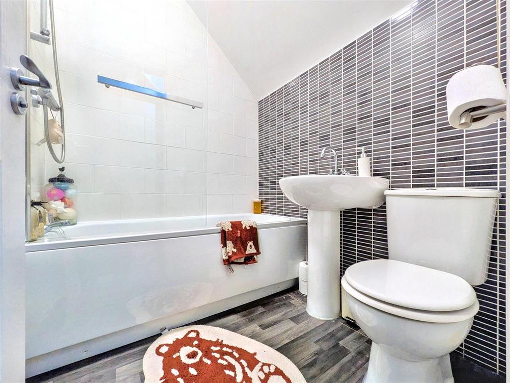 Ensuite.jpeg