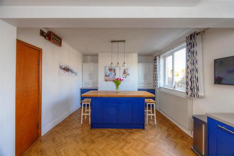 2a Main Avenue, Totley Rise, Sheffield, S17 4FG