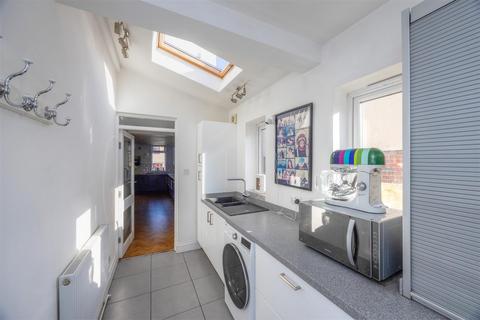 2a Main Avenue, Totley Rise, Sheffield, S17 4FG