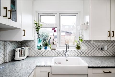 27 Torbitt Way, Ilford, IG2 7TA