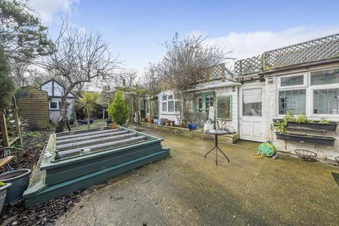 4 bedroom semi-detached house for sale, Pendennis Road, Streatham